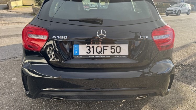 Mercedes-Benz Classe A 180 AMG LINE