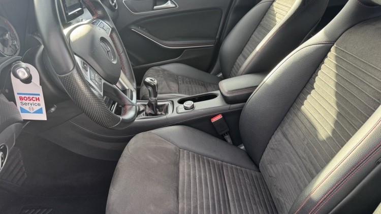 Mercedes-Benz Classe A 180 AMG LINE