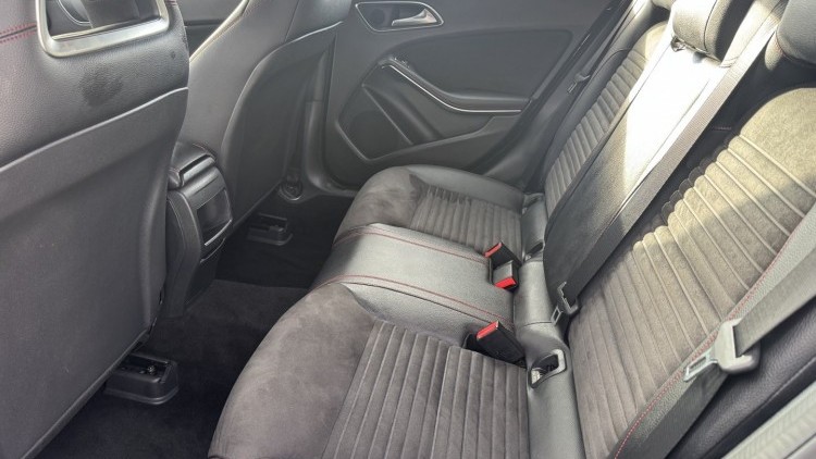 Mercedes-Benz Classe A 180 AMG LINE